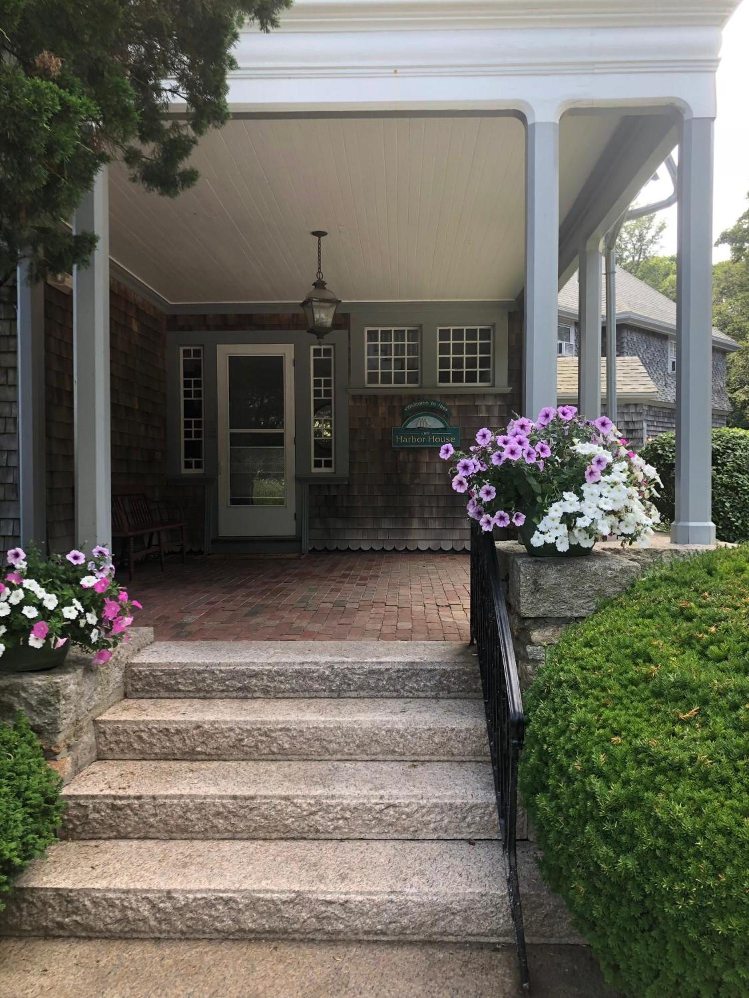 Sands Of Time Motor Inn & Harbor House Woods Hole Exterior photo
